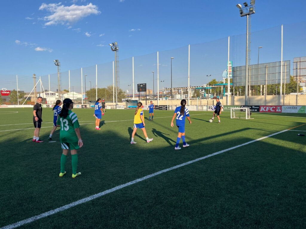 Apuesta por el fútbol femenino

